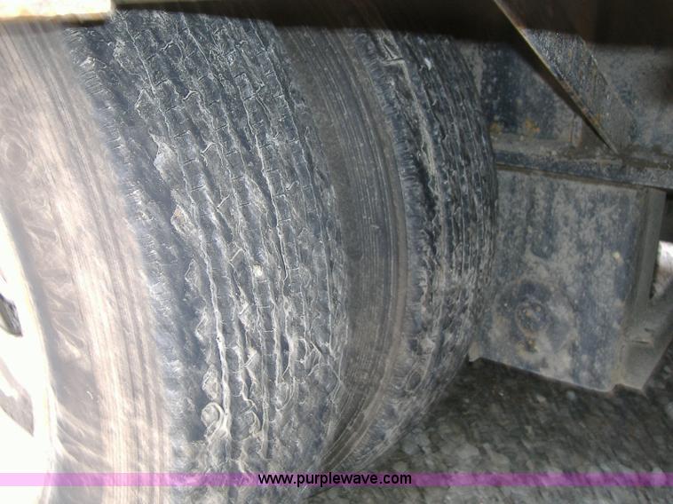 image for item A1879 2005 Ledwell 48' tandem axle hydratail tilt bed trailer