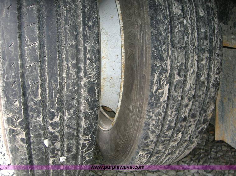 image for item A1879 2005 Ledwell 48' tandem axle hydratail tilt bed trailer