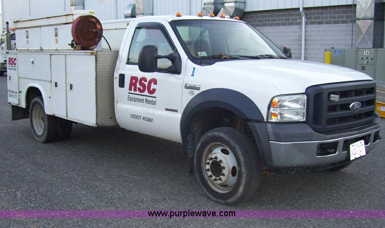 image for item A1880 2006 Ford F550 service truck