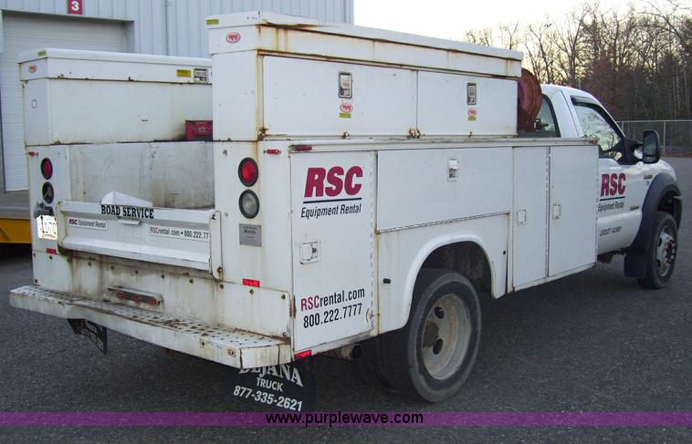 image for item A1880 2006 Ford F550 service truck