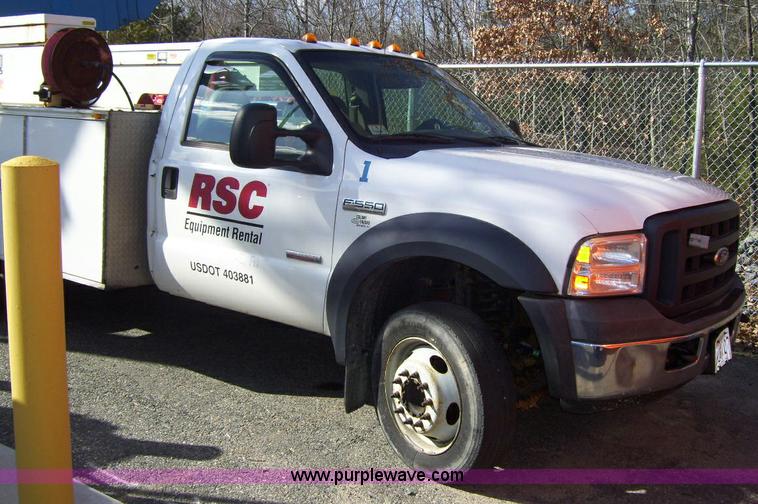 image for item A1880 2006 Ford F550 service truck