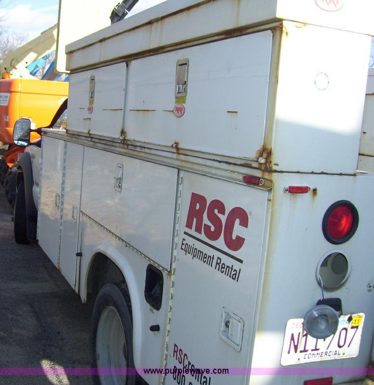 image for item A1880 2006 Ford F550 service truck