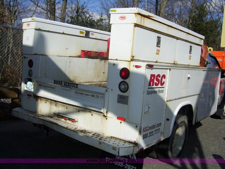 image for item A1880 2006 Ford F550 service truck