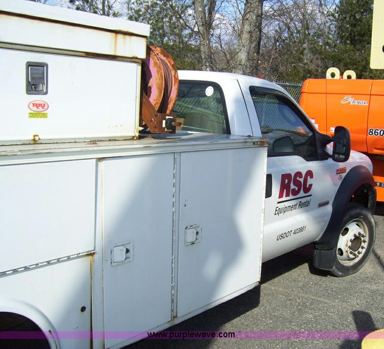 image for item A1880 2006 Ford F550 service truck