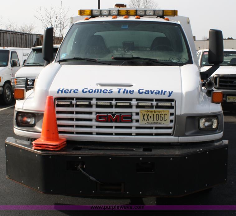 image for item A1881 2007 GMC C5500 service truck