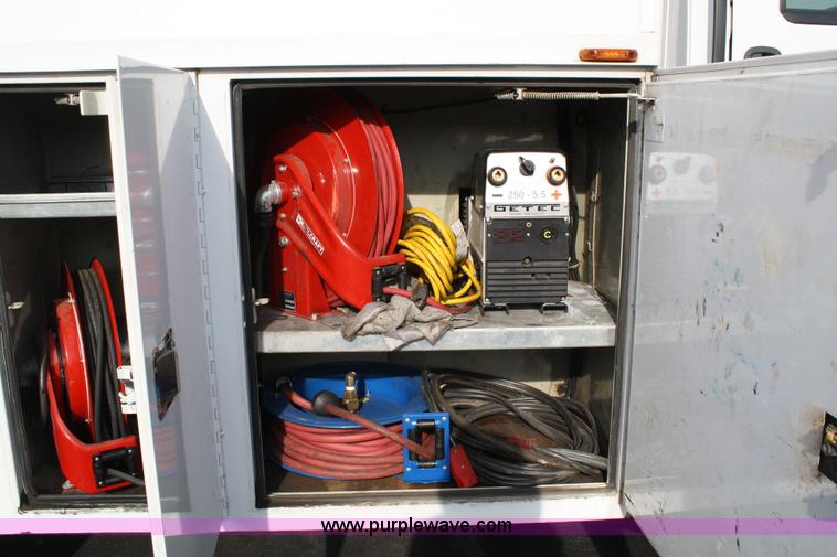 image for item A1881 2007 GMC C5500 service truck