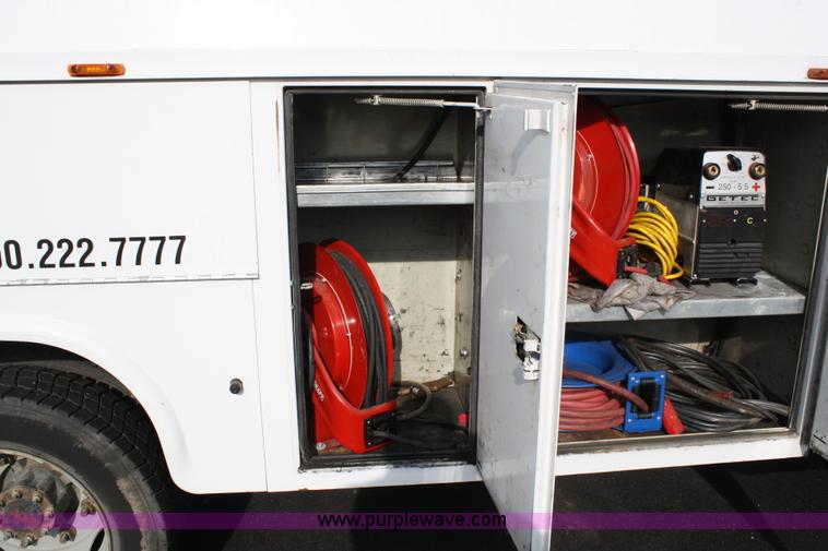 image for item A1881 2007 GMC C5500 service truck