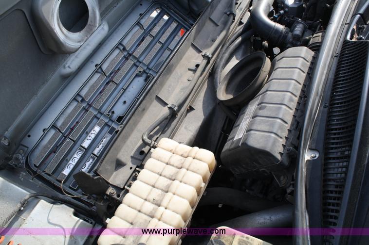 image for item A1881 2007 GMC C5500 service truck