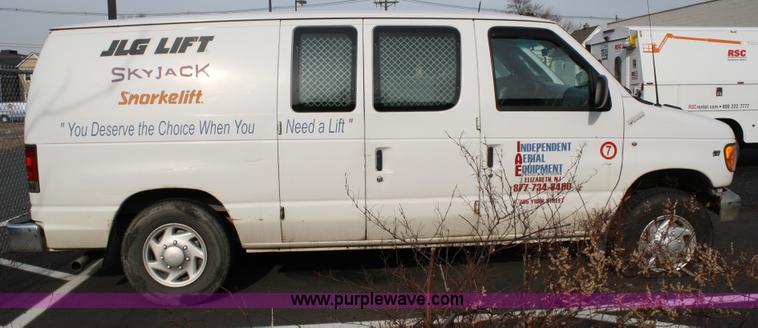 image for item A1883 2002 Ford E350 cargo van