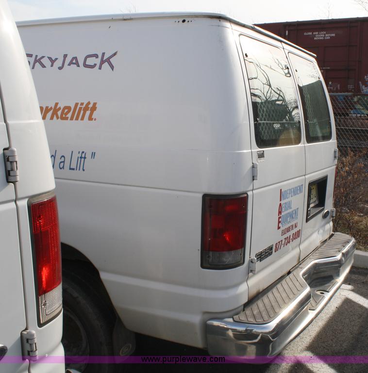 image for item A1883 2002 Ford E350 cargo van