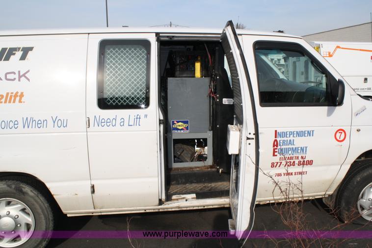 image for item A1883 2002 Ford E350 cargo van