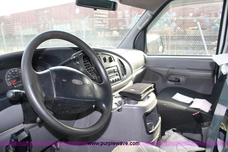 image for item A1883 2002 Ford E350 cargo van