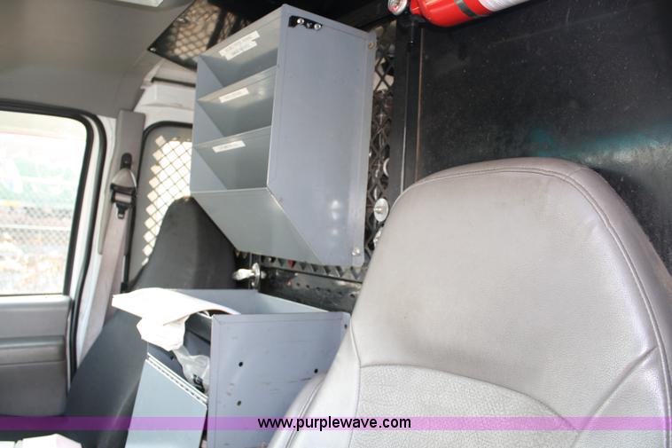 image for item A1883 2002 Ford E350 cargo van