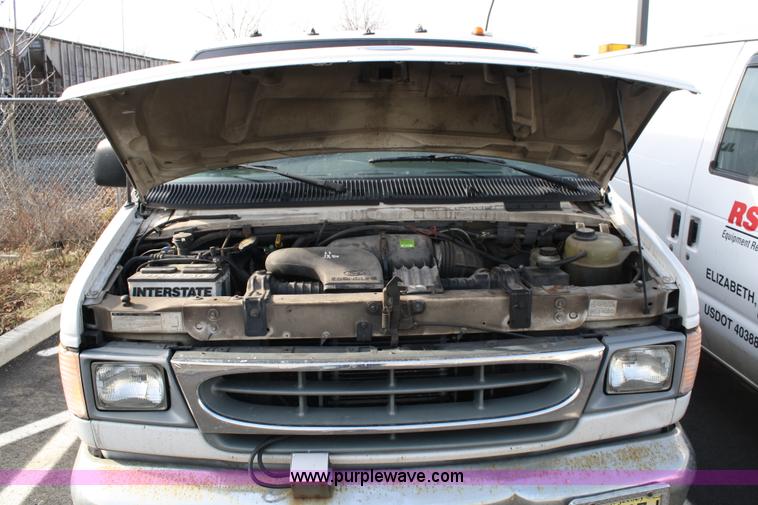 image for item A1883 2002 Ford E350 cargo van