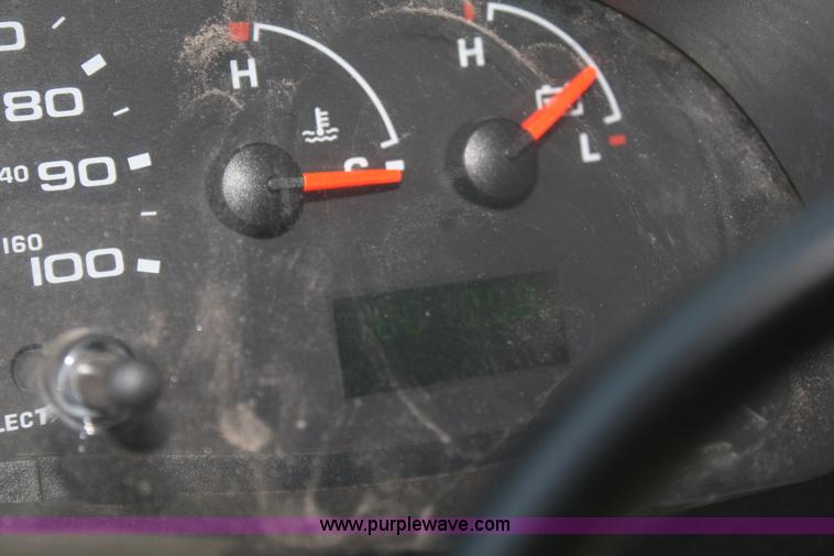 image for item A1884 2005 Ford E350 cargo van