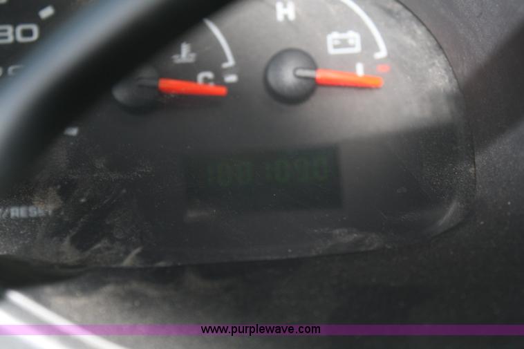 image for item A1884 2005 Ford E350 cargo van