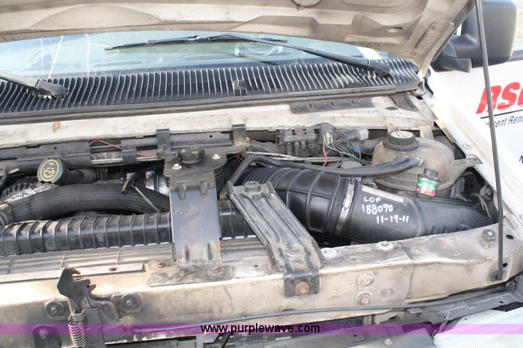image for item A1884 2005 Ford E350 cargo van