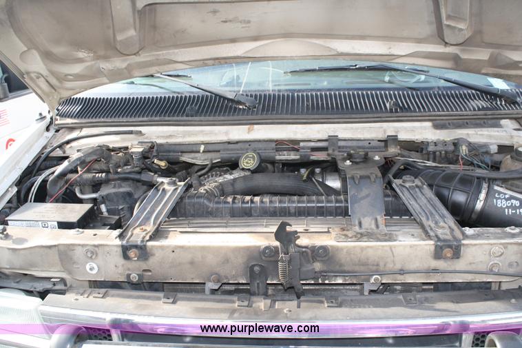 image for item A1884 2005 Ford E350 cargo van