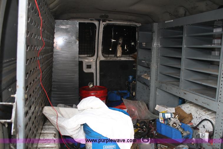 image for item A1884 2005 Ford E350 cargo van
