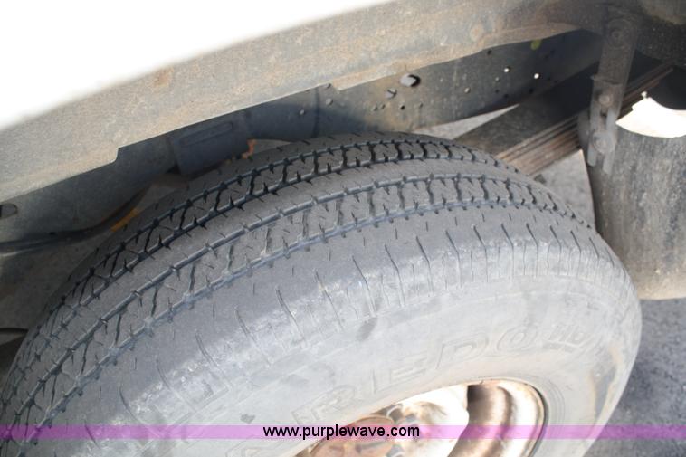 image for item A1884 2005 Ford E350 cargo van