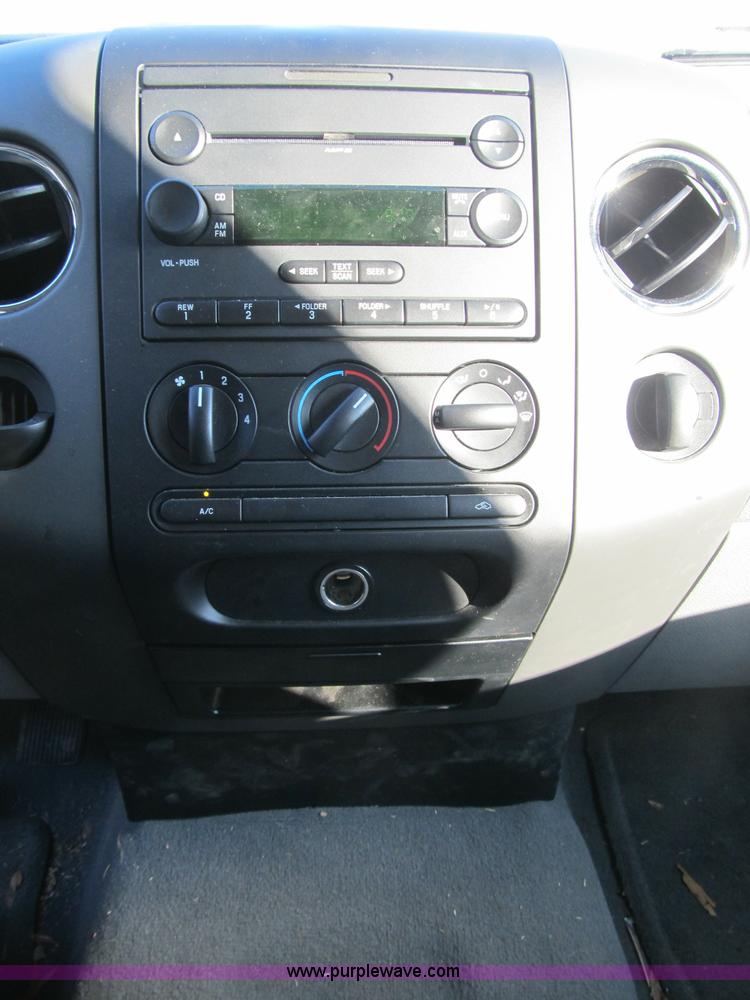 image for item A4928 2007 Ford F150 XLT pickup truck