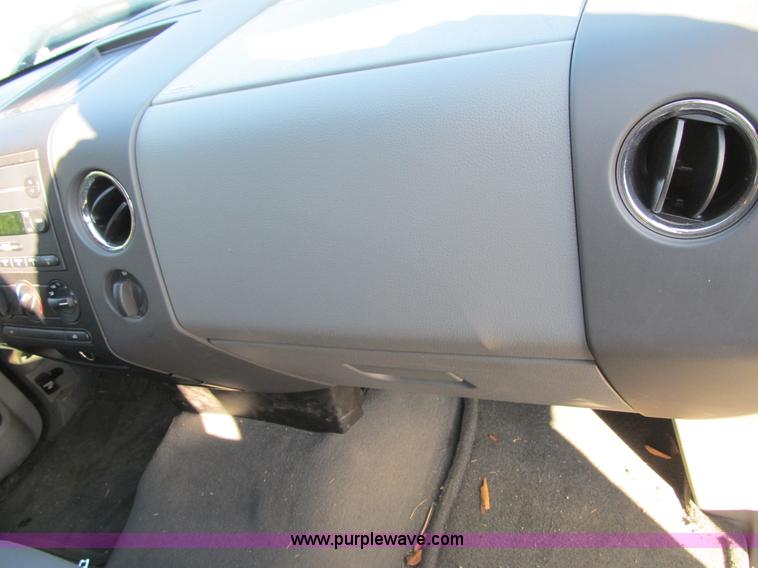 image for item A4928 2007 Ford F150 XLT pickup truck