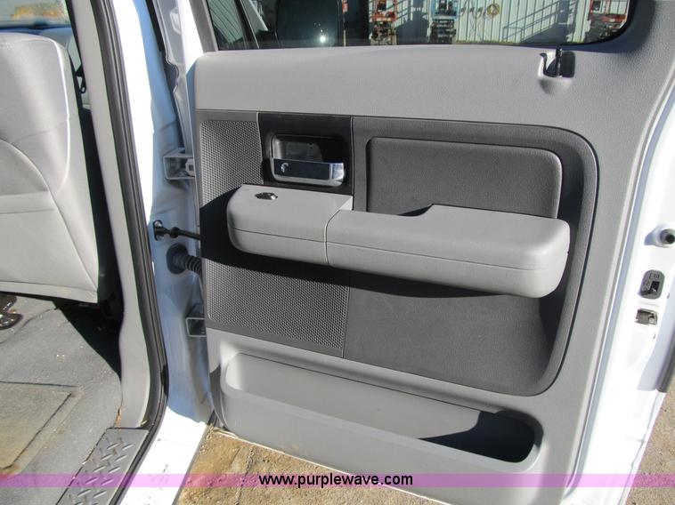 image for item A4928 2007 Ford F150 XLT pickup truck