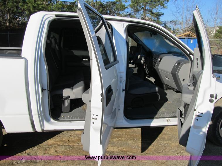 image for item A4928 2007 Ford F150 XLT pickup truck