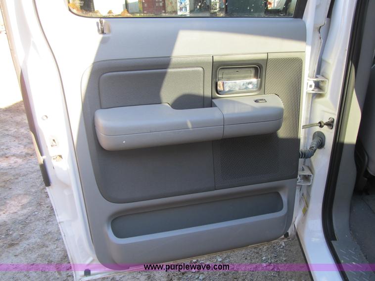image for item A4928 2007 Ford F150 XLT pickup truck
