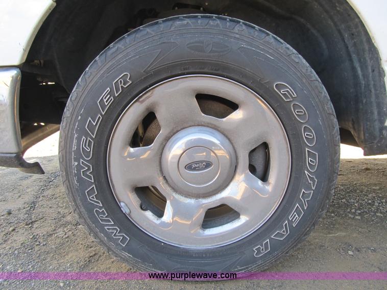 image for item A4928 2007 Ford F150 XLT pickup truck