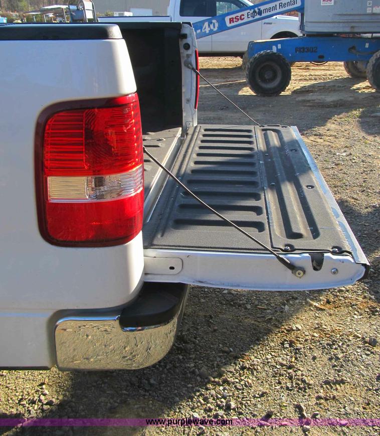 image for item A4928 2007 Ford F150 XLT pickup truck