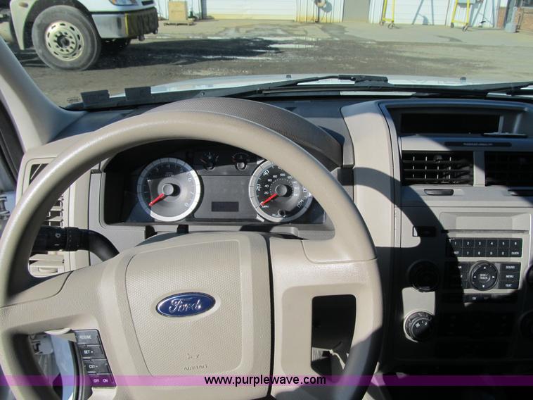 image for item A4929 2008 Ford Escape SUV