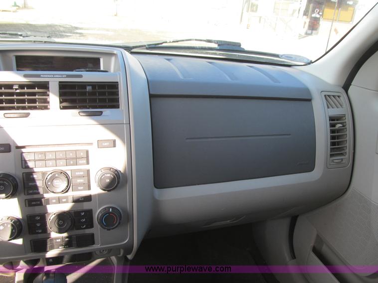 image for item A4929 2008 Ford Escape SUV