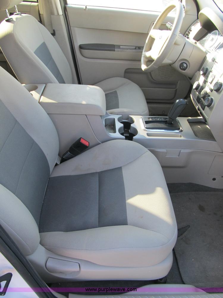 image for item A4929 2008 Ford Escape SUV