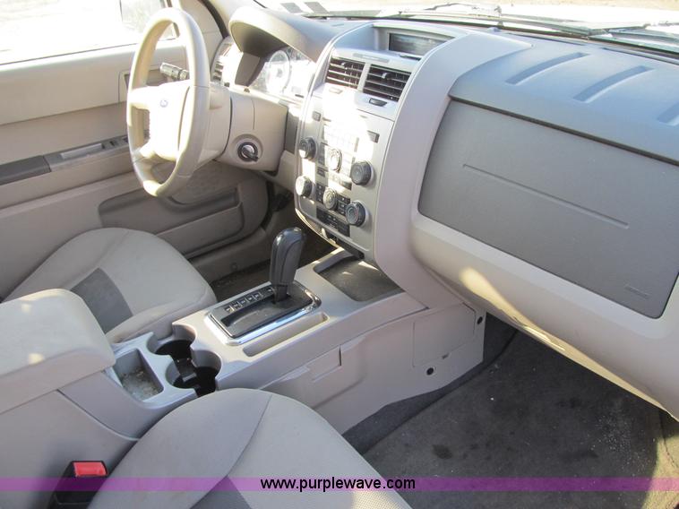 image for item A4929 2008 Ford Escape SUV