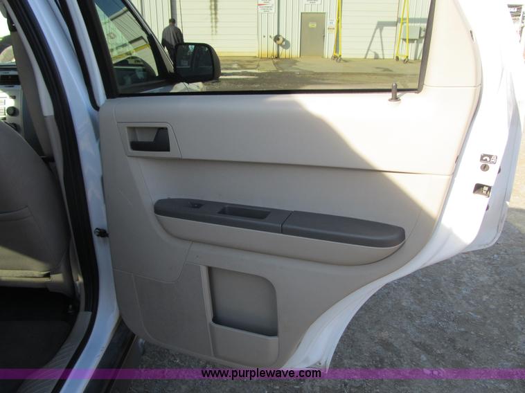 image for item A4929 2008 Ford Escape SUV