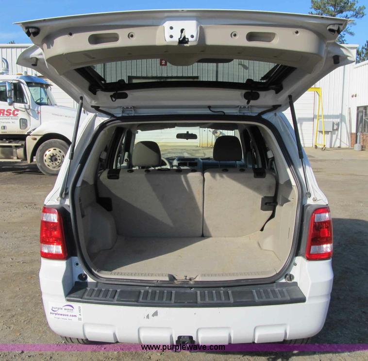 image for item A4929 2008 Ford Escape SUV