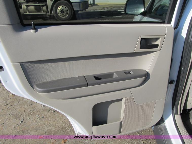 image for item A4929 2008 Ford Escape SUV