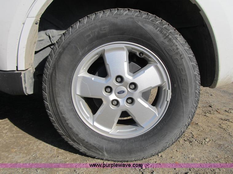 image for item A4929 2008 Ford Escape SUV