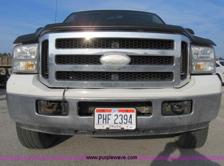 image for item A4930 2006 Ford F250 XLT Super Duty pickup truck