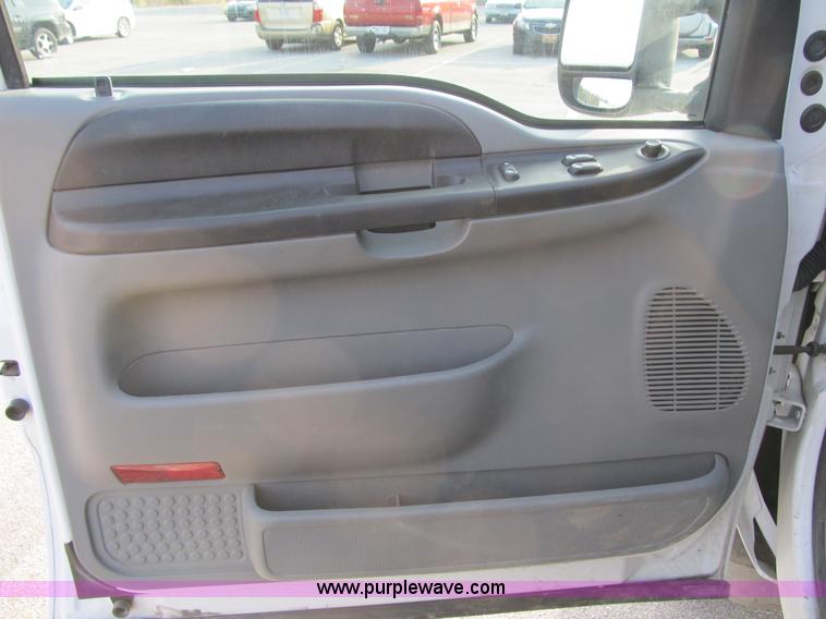 image for item A4930 2006 Ford F250 XLT Super Duty pickup truck