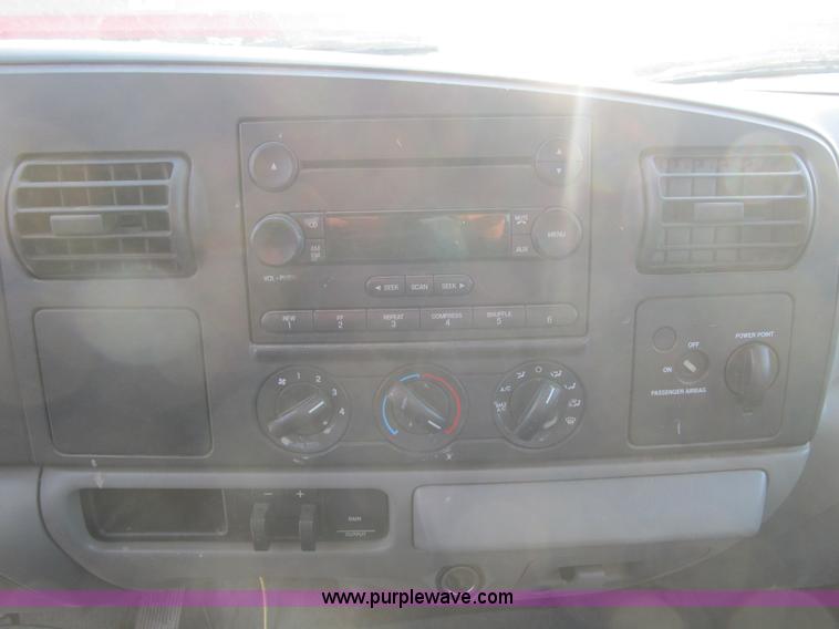 image for item A4930 2006 Ford F250 XLT Super Duty pickup truck