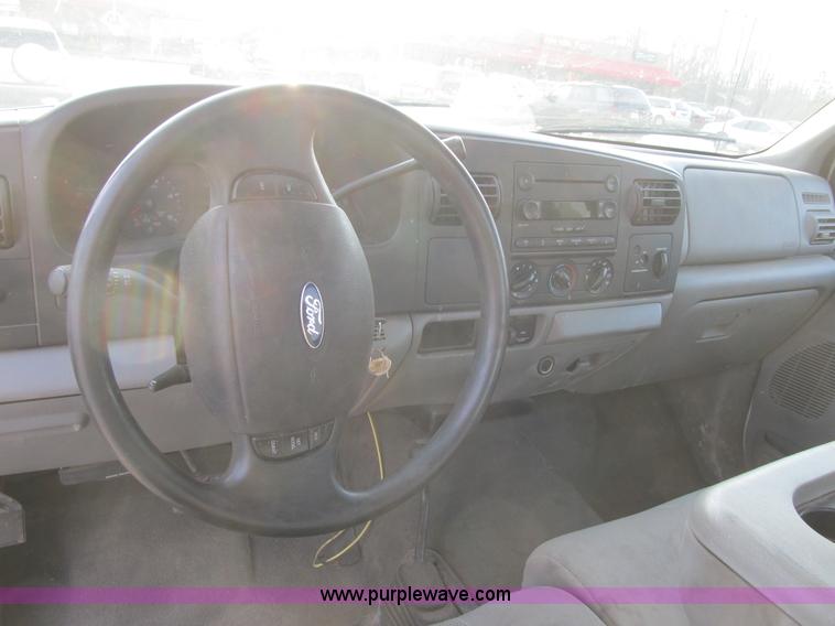 image for item A4930 2006 Ford F250 XLT Super Duty pickup truck