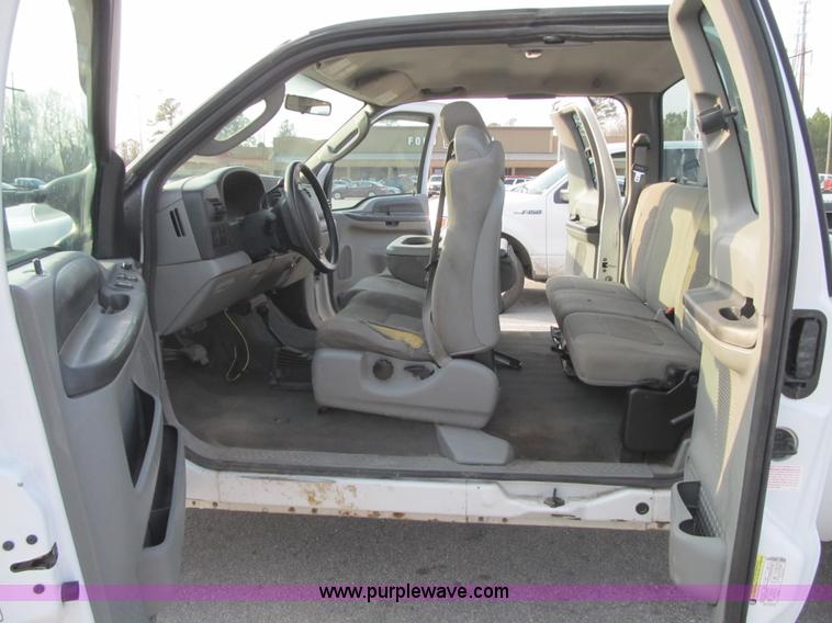 image for item A4930 2006 Ford F250 XLT Super Duty pickup truck