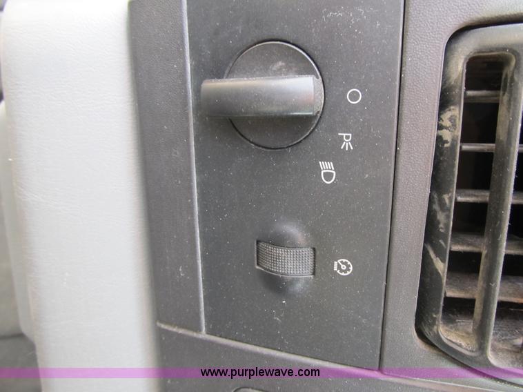 image for item A4930 2006 Ford F250 XLT Super Duty pickup truck