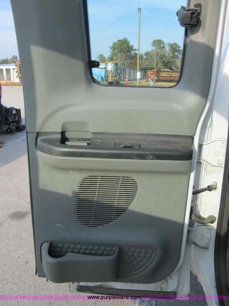 image for item A4930 2006 Ford F250 XLT Super Duty pickup truck