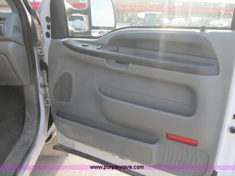 image for item A4930 2006 Ford F250 XLT Super Duty pickup truck