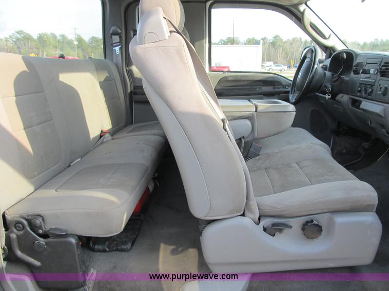 image for item A4930 2006 Ford F250 XLT Super Duty pickup truck