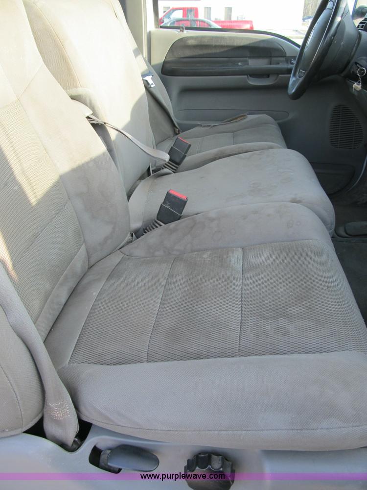 image for item A4930 2006 Ford F250 XLT Super Duty pickup truck