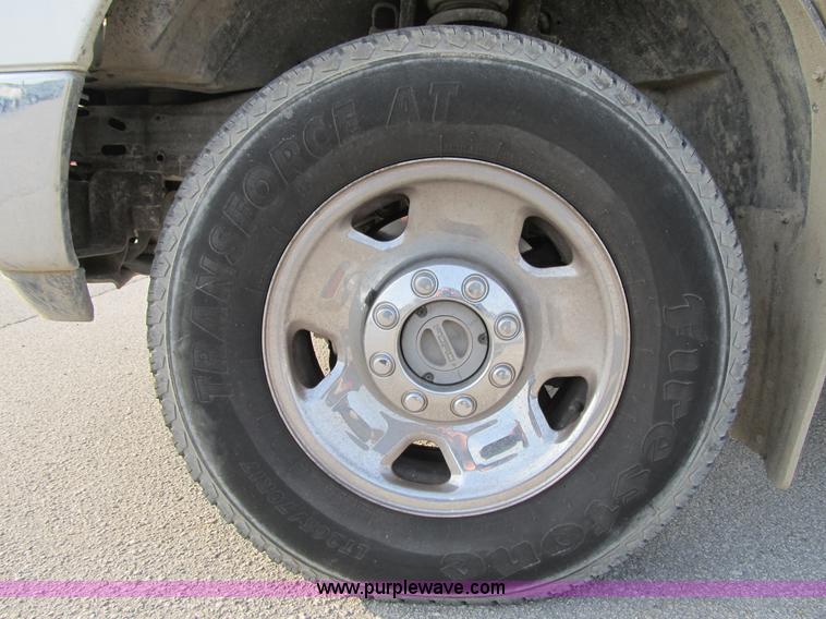 image for item A4930 2006 Ford F250 XLT Super Duty pickup truck